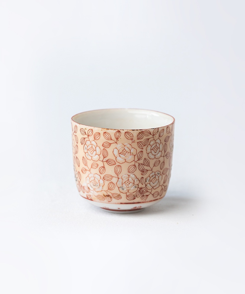 "Белые цветы японской камелии"